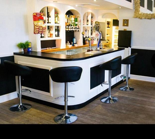 The York Hotel วุลฟ์เวอร์แฮมป์ตัน ภายนอก รูปภาพ