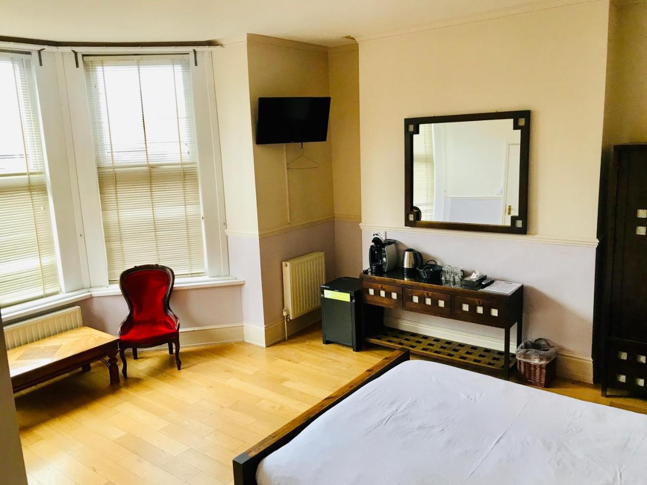 The York Hotel วุลฟ์เวอร์แฮมป์ตัน ภายนอก รูปภาพ